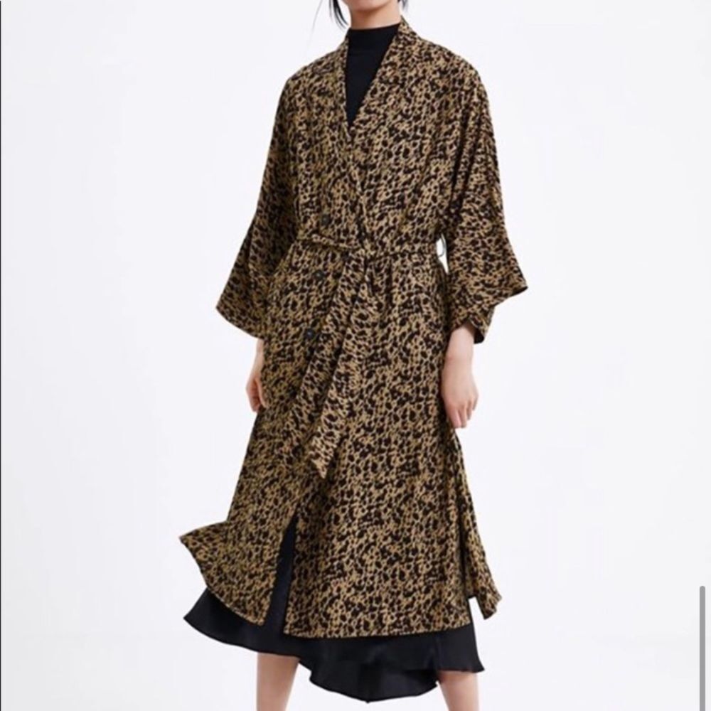 ZARA FLOWY ANIMAL PRINT‎ TRENCH COAT XS/S